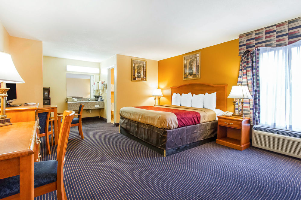 אוורגרין Econo Lodge Inn & Suites מראה חיצוני תמונה