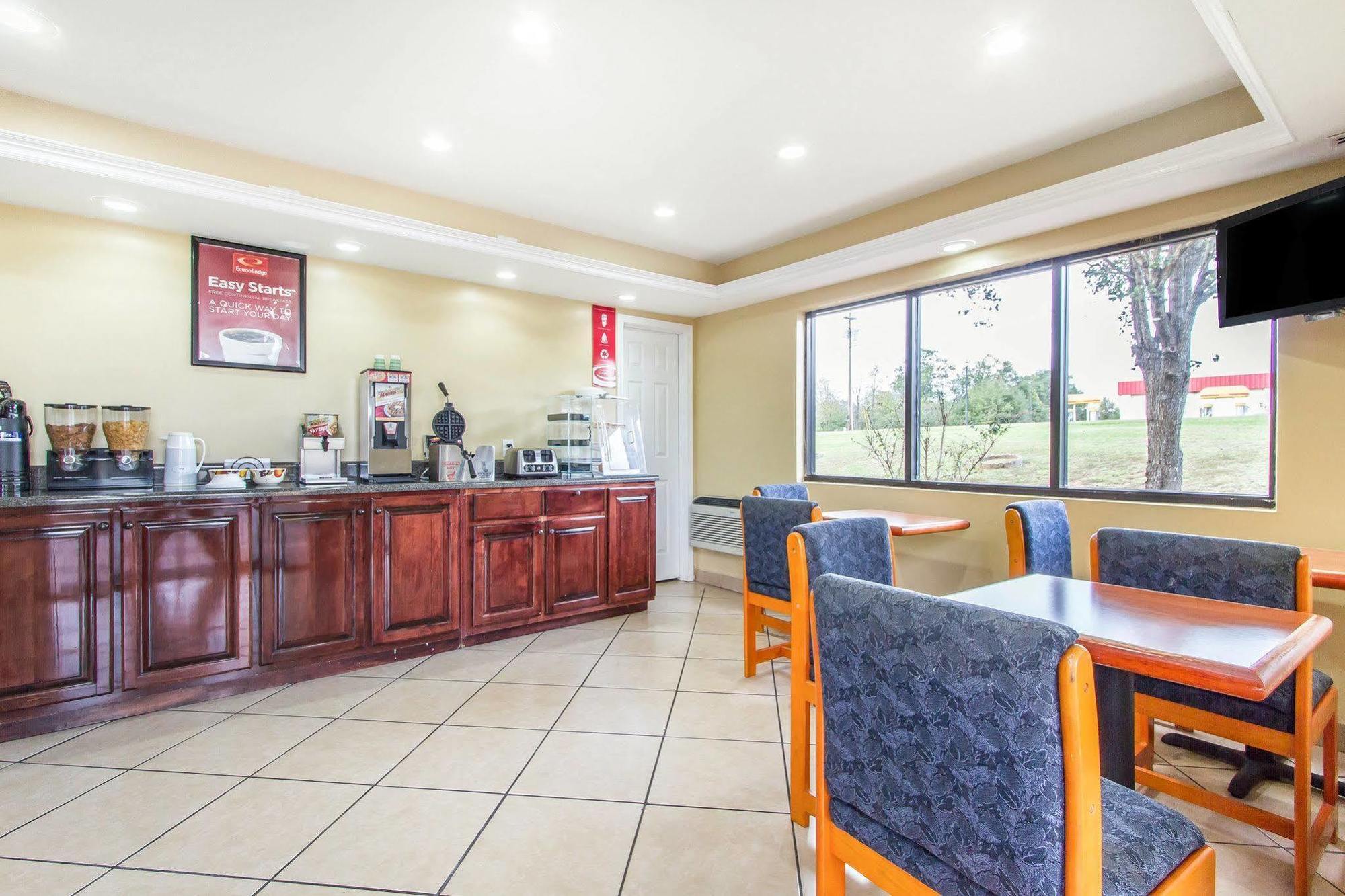 אוורגרין Econo Lodge Inn & Suites מראה חיצוני תמונה